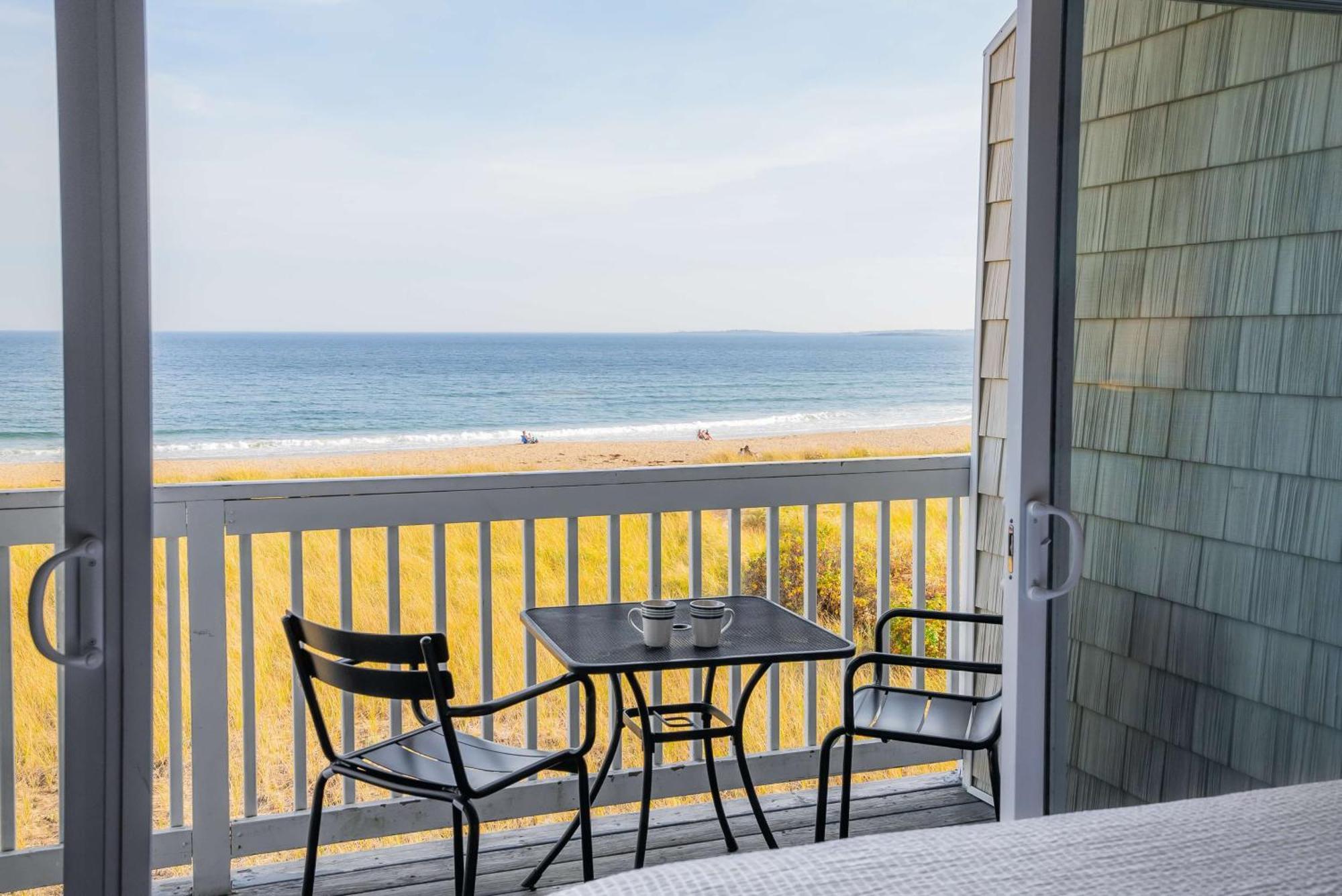 Waves Oceanfront Resort Олд Орчард Бийч Екстериор снимка