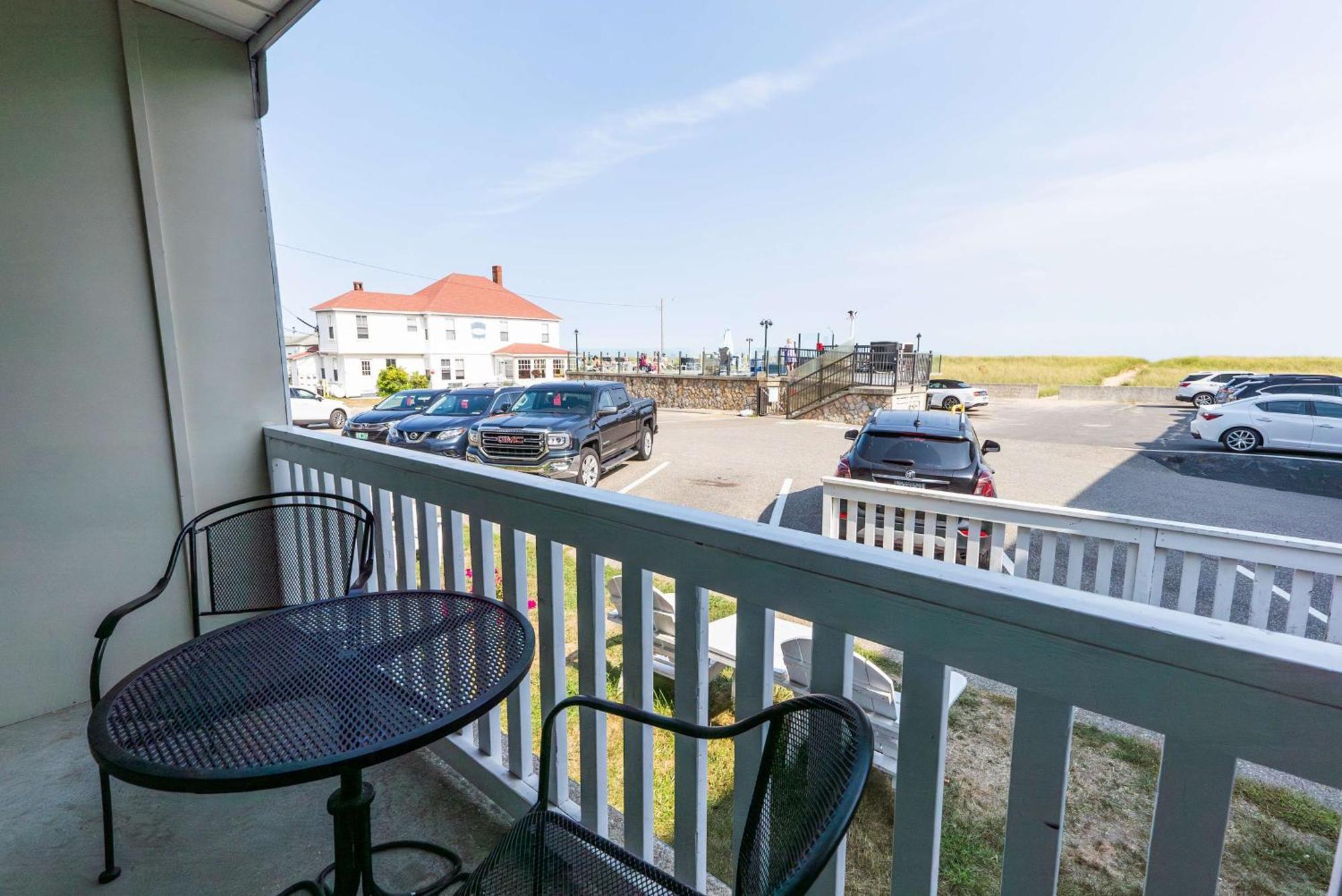 Waves Oceanfront Resort Олд Орчард Бийч Екстериор снимка