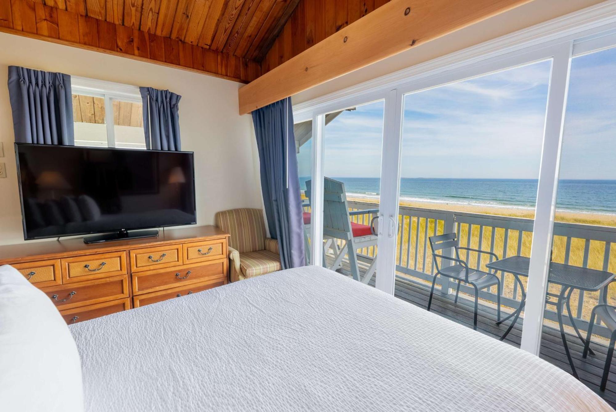 Waves Oceanfront Resort Олд Орчард Бийч Екстериор снимка