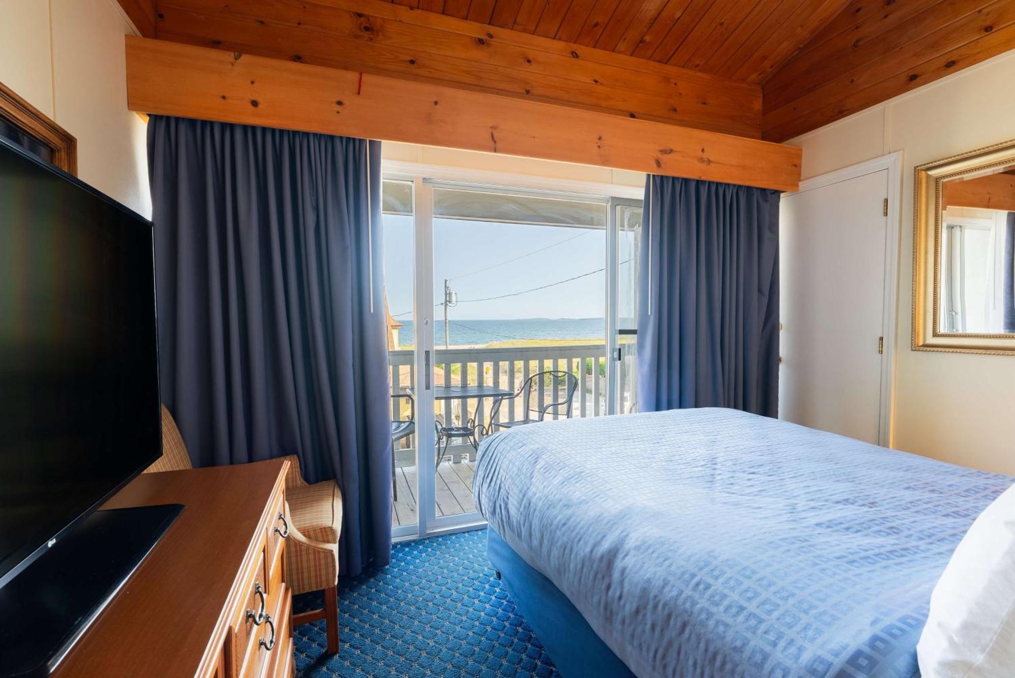 Waves Oceanfront Resort Олд Орчард Бийч Екстериор снимка