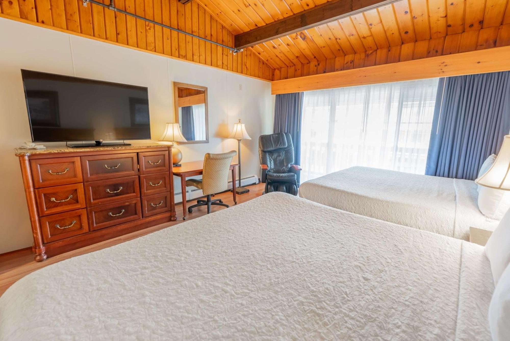 Waves Oceanfront Resort Олд Орчард Бийч Екстериор снимка