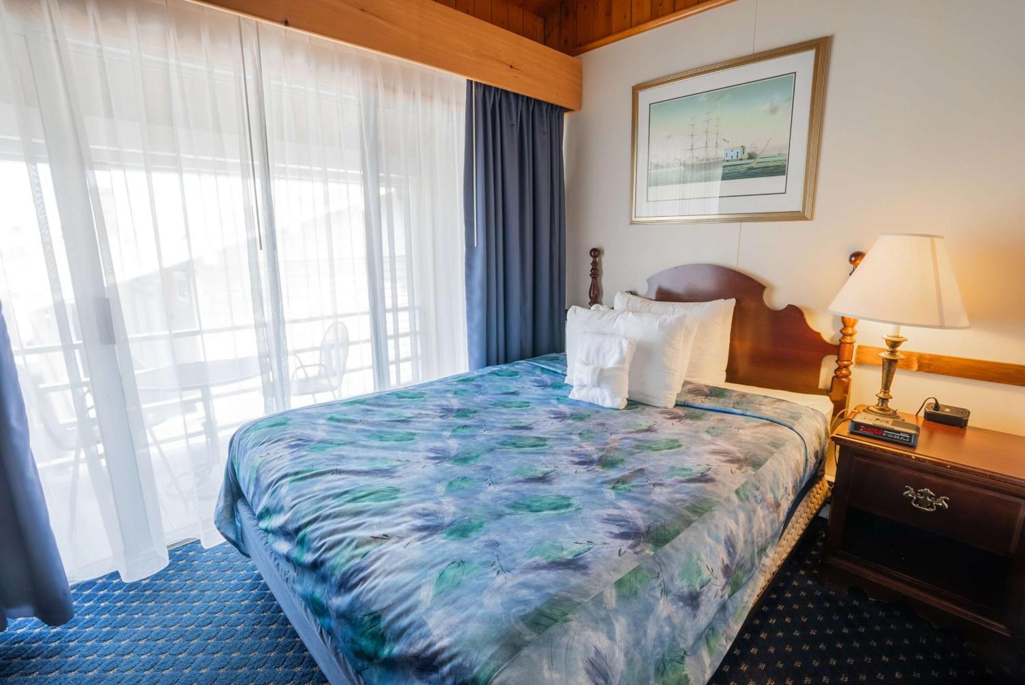 Waves Oceanfront Resort Олд Орчард Бийч Екстериор снимка