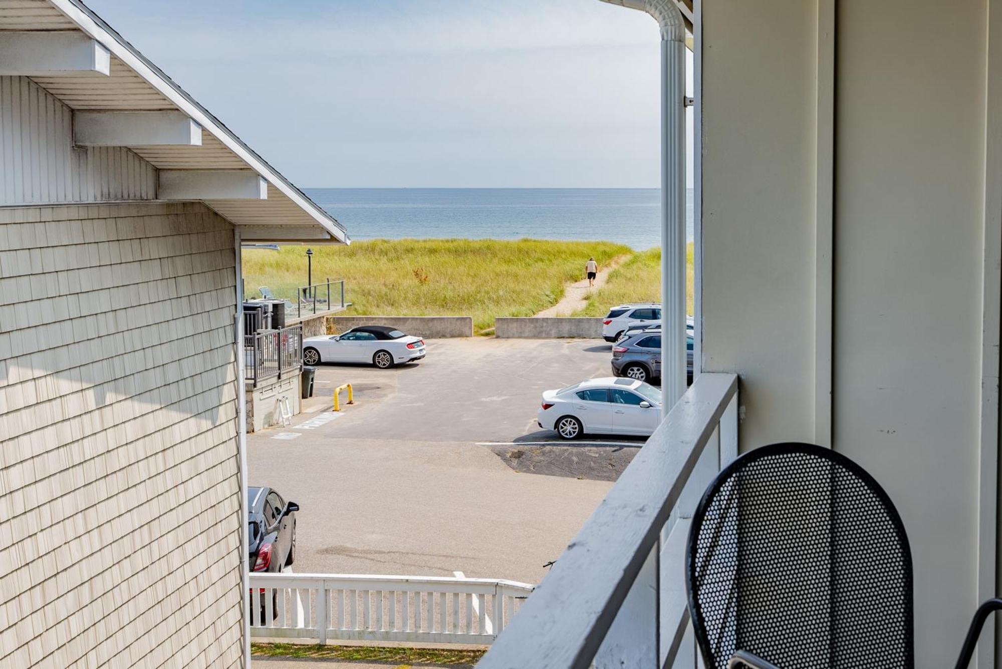 Waves Oceanfront Resort Олд Орчард Бийч Екстериор снимка