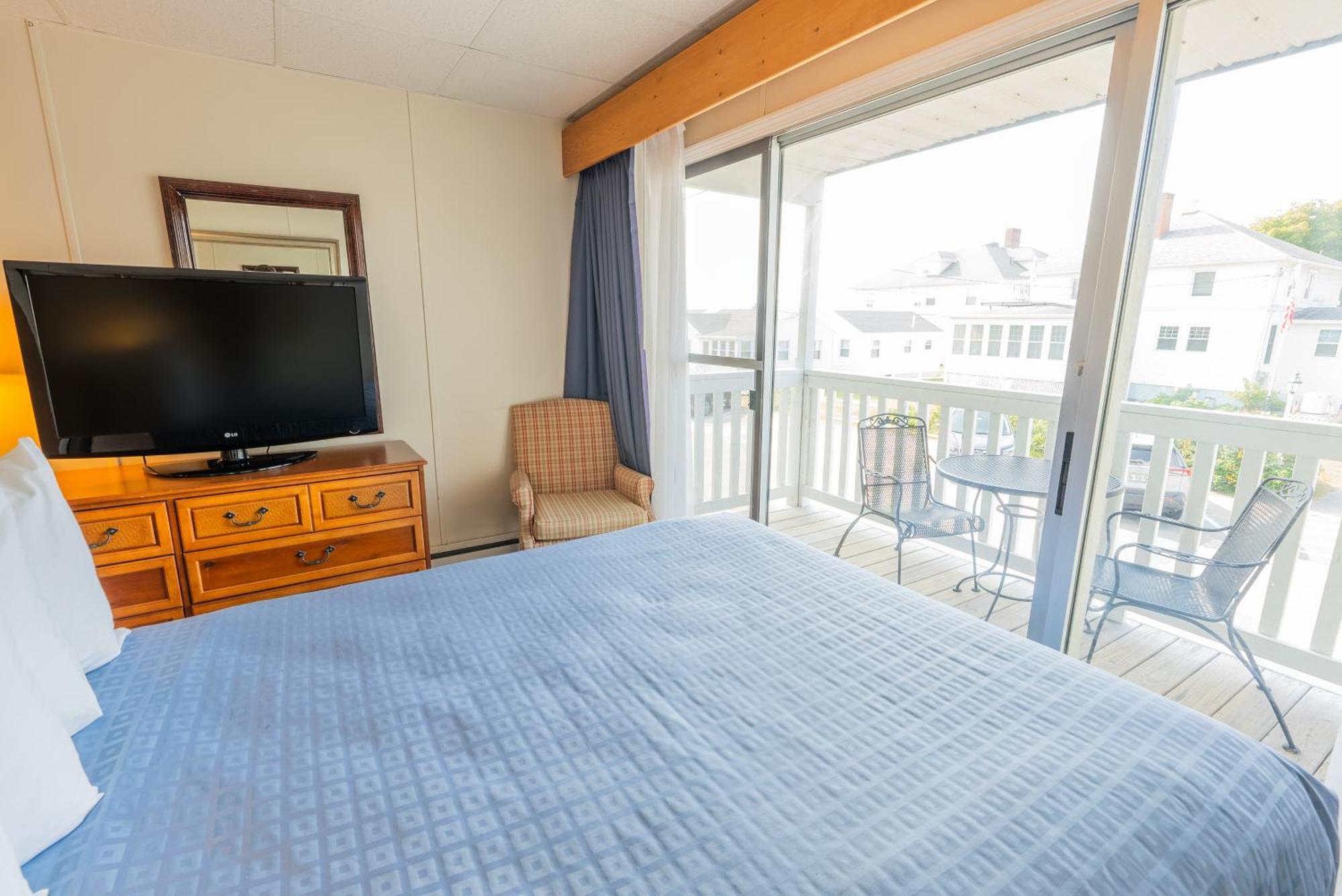 Waves Oceanfront Resort Олд Орчард Бийч Екстериор снимка